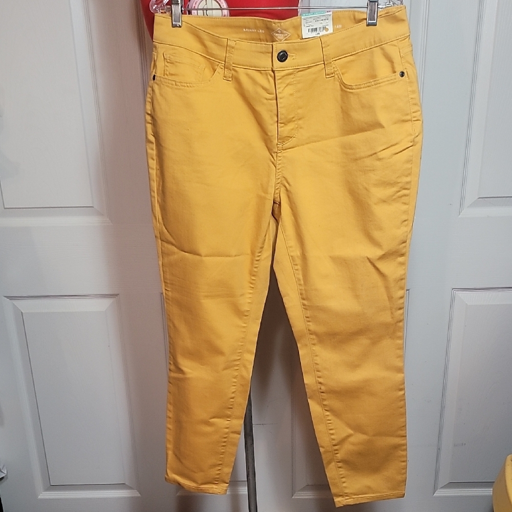 St. John's Bay Yellow Ankle Cropped Jeans